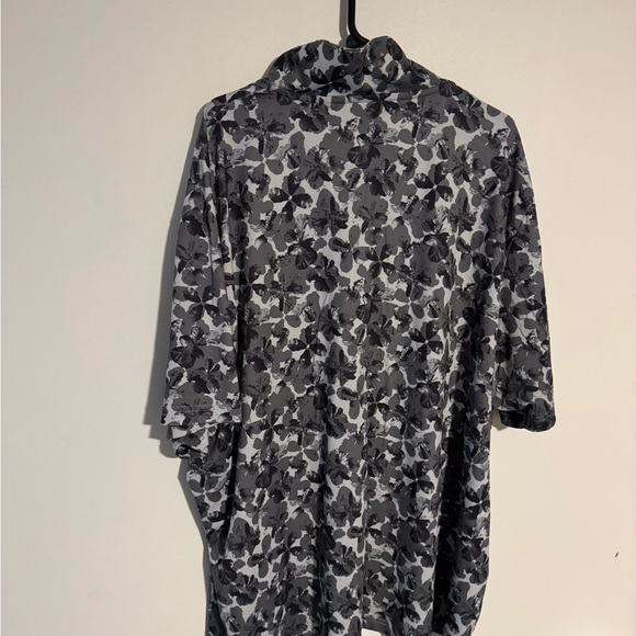 Puma Black and Gray Floral Men's Shirt - Picture 2 of 3